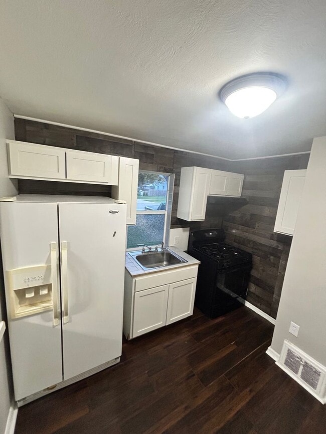 property at 1270 Joosten St SW