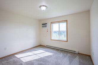 The Pines on 37th in Minot, ND - Foto de edificio - Interior Photo