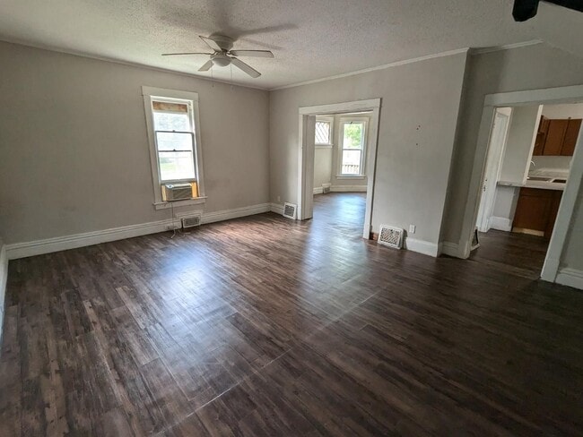 property at 101 7th Ave SE