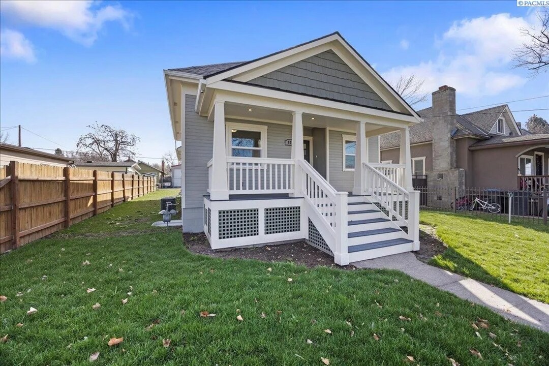 825 S 3rd Ave in Walla Walla, WA - Building Photo