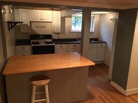 2229 Northwest Everett Street, Unit Apt #10 in Portland, OR - Building Photo