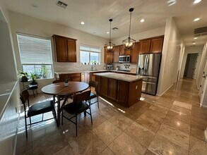 2121 W Eagle Feather Rd in Phoenix, AZ - Building Photo - Building Photo