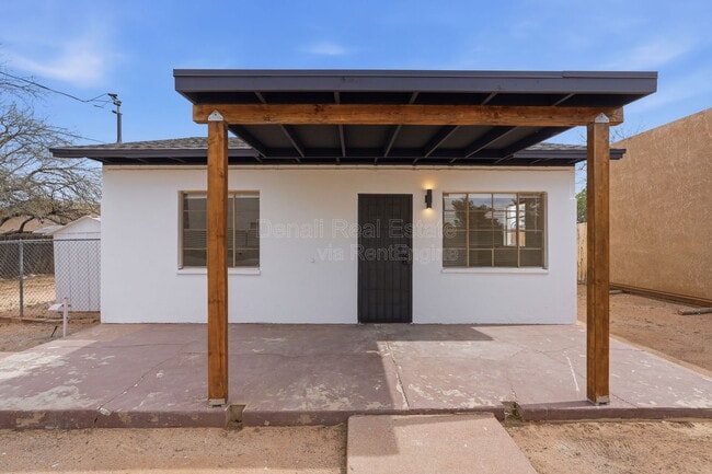 property at 1432 N Columbus Blvd