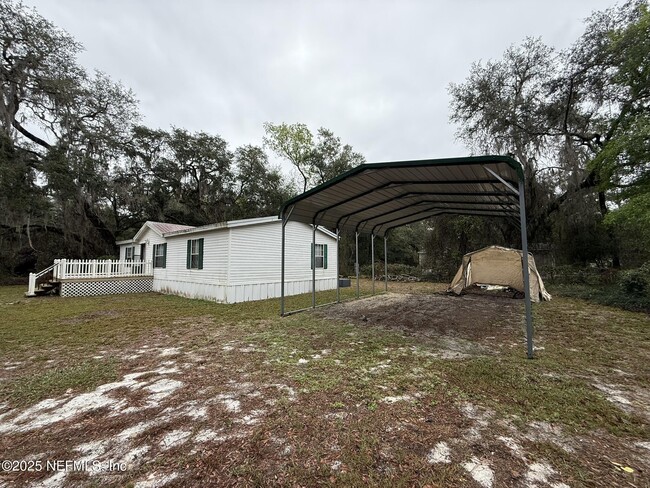 10438 NE 224th Place Rd in Fort Mc Coy, FL - Building Photo - Building Photo