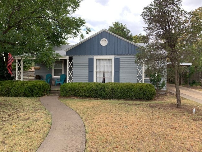 property at 2401 26th St
