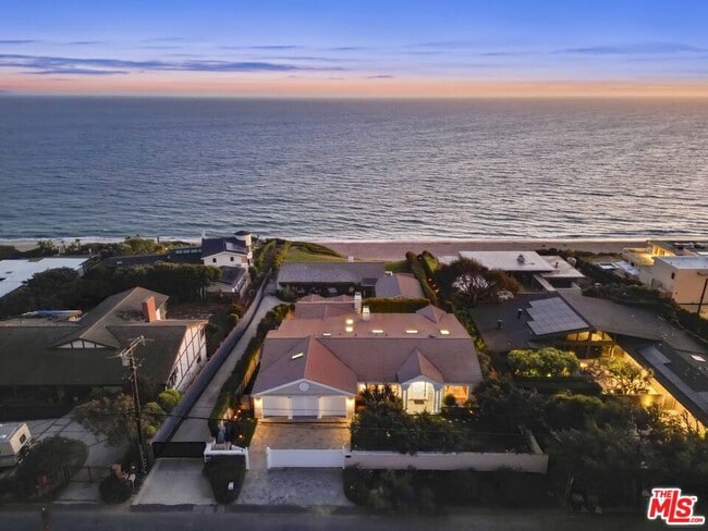 7335 Birdview Ave in Malibu, CA - Building Photo - Building Photo