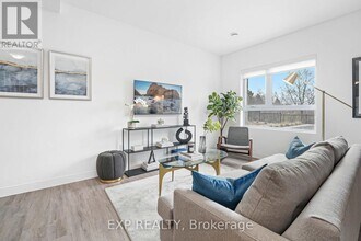 100 Manett Crescent in Brampton, ON - Building Photo - Building Photo