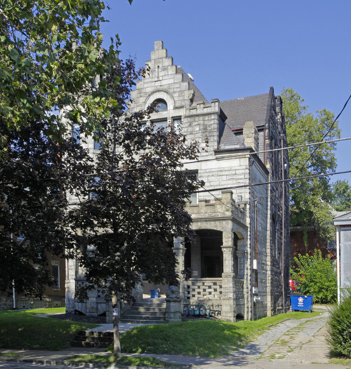 334 S Negley Ave in Pittsburgh, PA - Building Photo