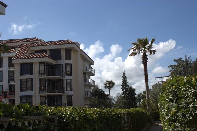 4100 N Hwy A1A in Fort Pierce, FL - Building Photo - Building Photo