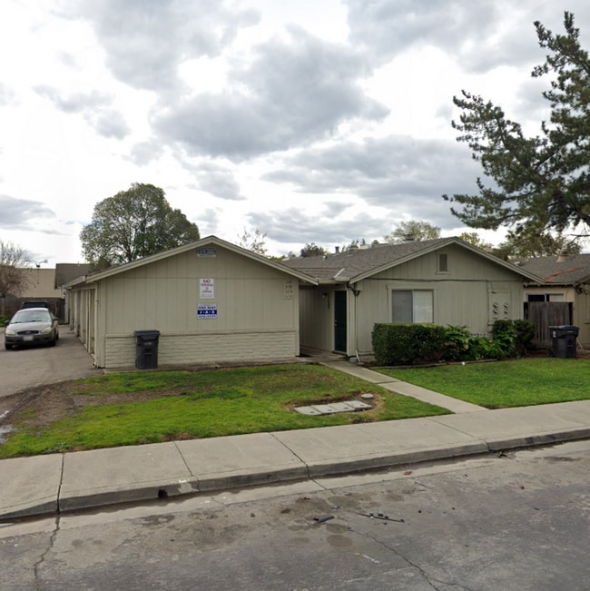 3032 Wentworth Dr