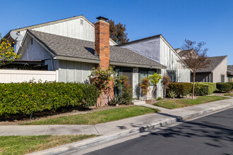 Pepperwood Village in Anaheim, CA - Building Photo - Building Photo