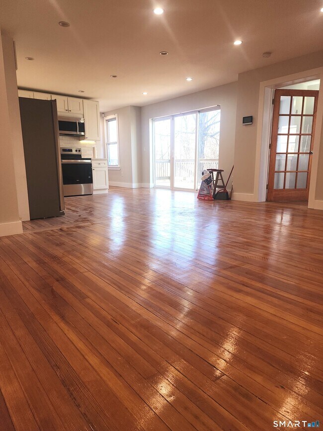 83 Vernon St in Waterbury, CT - Building Photo - Building Photo