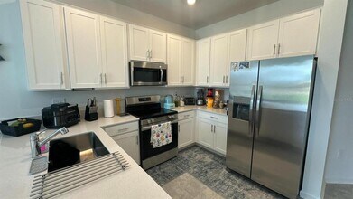 3203 Laurent Lp in Davenport, FL - Foto de edificio - Building Photo
