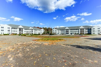 Stella Arms Apartments, LP in Manchester, NH - Foto de edificio - Building Photo