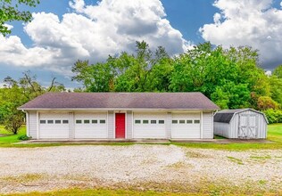 9471 Mayfield Rd in Chesterland, OH - Building Photo - Building Photo