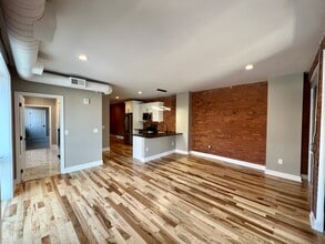 27 E Northampton St, Unit 102 in Wilkes-Barre, PA - Building Photo - Building Photo