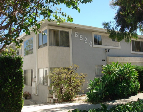 16520 S Sunset Blvd in Pacific Palisades, CA - Building Photo