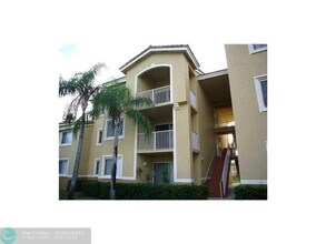 2640 S University Dr in Davie, FL - Building Photo - Building Photo