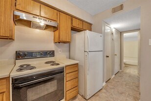 6345 Cattails Ln in Houston, TX - Building Photo