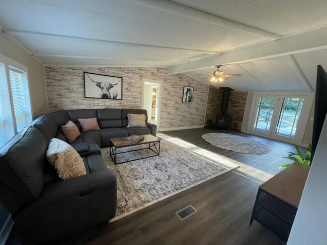 N3185 Seward Heights Rd in Peshtigo, WI - Building Photo - Building Photo