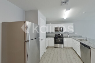 1127 Bayliss St E in Lehigh Acres, FL - Building Photo - Building Photo