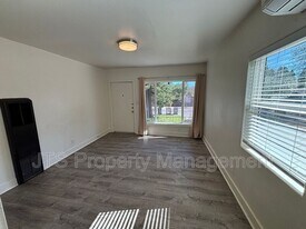4702-4712 65th St in Sacramento, CA - Building Photo