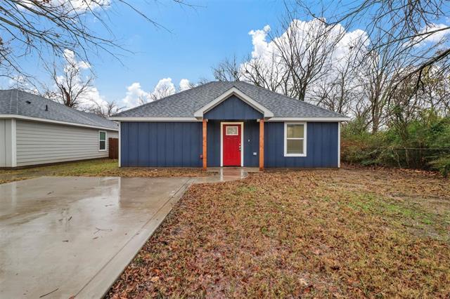 516 W Collins St in Denison, TX - Building Photo