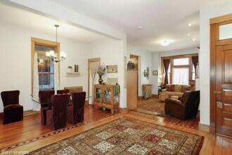 2113 W Cuyler Ave in Chicago, IL - Building Photo - Building Photo