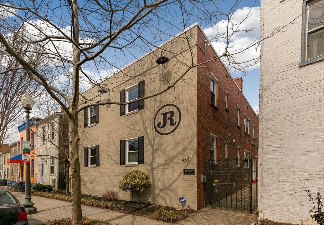 469 Ridge St NW in Washington, DC - Building Photo