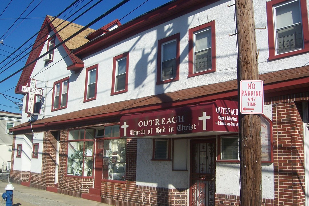 236-238 Lawrence Ave in Lawrence, NY - Building Photo