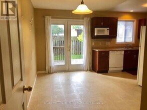 780 Fanshawe Park Rd E in London, ON - Building Photo - Building Photo