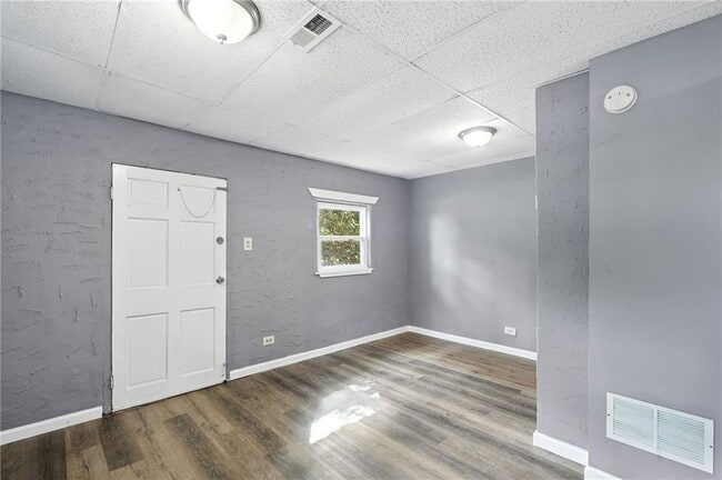 property at 1527 Langston Ave SW