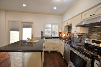 830 Threadneedle St in Houston, TX - Building Photo - Building Photo