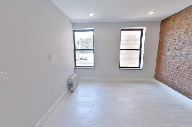 200 Stanton St, Unit 2 in New York, NY - Building Photo - Building Photo