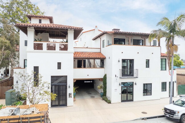 414 Chapala St in Santa Barbara, CA - Foto de edificio - Building Photo