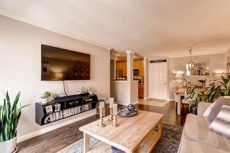 7160 Shoreline Dr, Unit 4106 in San Diego, CA - Building Photo - Building Photo