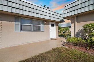 1802 Bedford Terrace in Sun City Center, FL - Building Photo - Building Photo