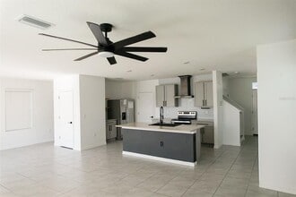 34110 Jasper Stone Dr in Wesley Chapel, FL - Building Photo - Building Photo