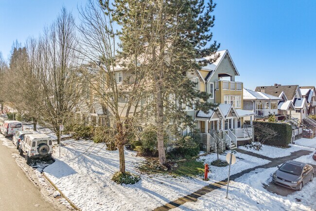 1617-1645 McLean Dr in Vancouver, BC - Building Photo - Building Photo