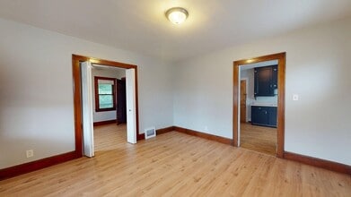 18908 Cherokee Ave in Cleveland, OH - Building Photo - Building Photo