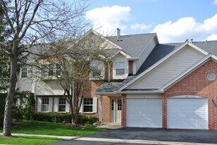 2458 Charleston Dr in Schaumburg, IL - Building Photo