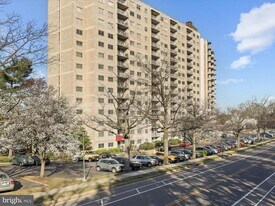 2500 N Van Dorn St in Alexandria, VA - Building Photo