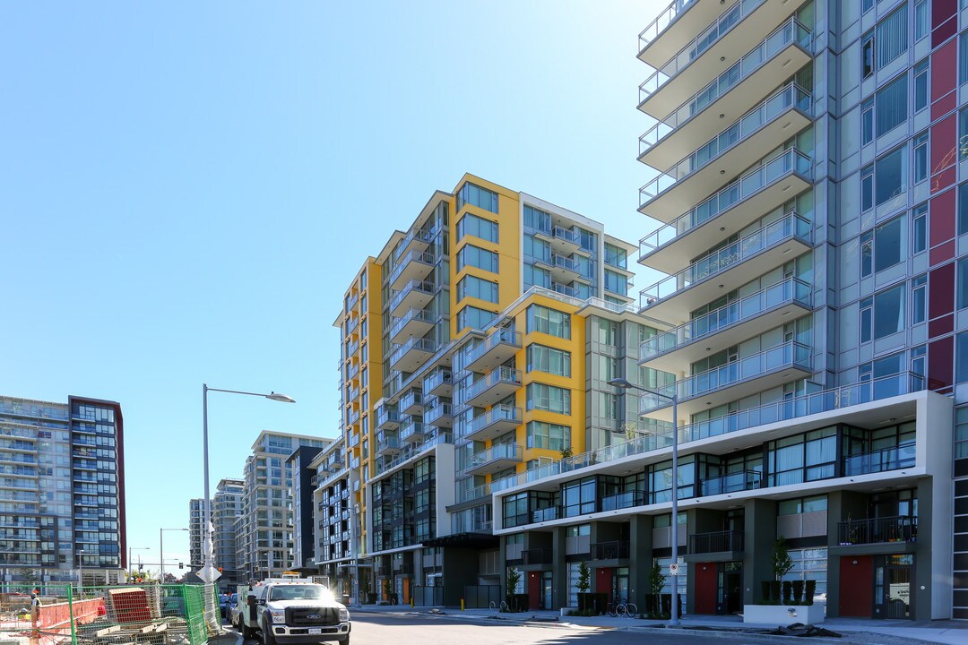 Pinnacle Living at Capstan Village Building 2 in Richmond, BC - Building Photo