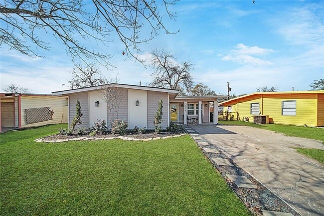 2319 Roy Cir in Houston, TX - Building Photo - Building Photo
