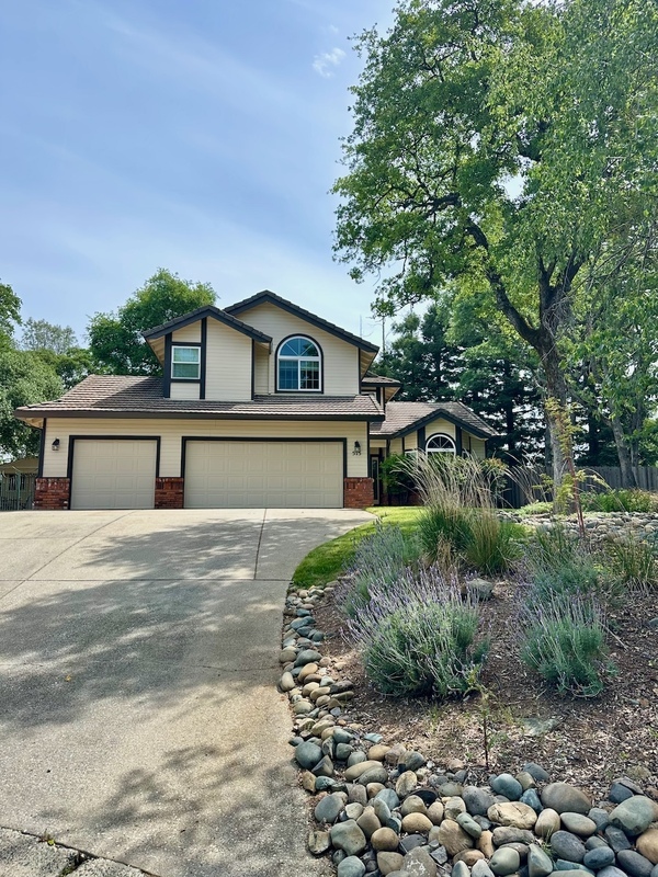 property at 515 Adriana Pl