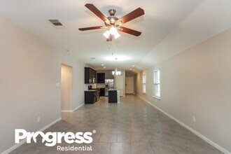 1958 Bravos Manor Ln in Fresno, TX - Foto de edificio - Building Photo