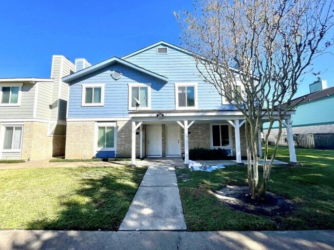 752 Memorial Mews St in Houston, TX - Building Photo - Building Photo