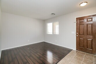 1935 E Renegade Trail in San Tan Valley, AZ - Foto de edificio - Building Photo