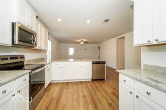 140 Scarborough Bnd in Jarrell, TX - Building Photo - Building Photo