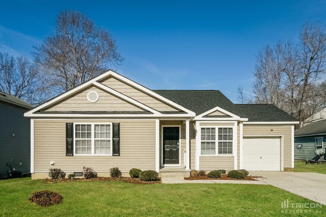 5741 Brambleton Ave in Raleigh, NC - Building Photo